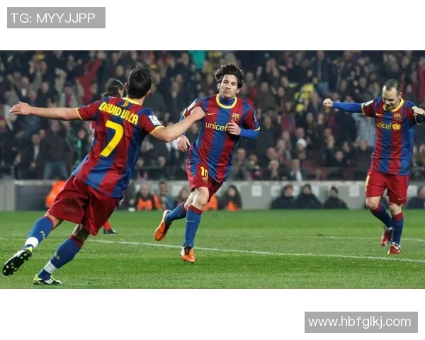 亲密足球明星揭秘他们的友谊与合作背后的故事与精彩瞬间