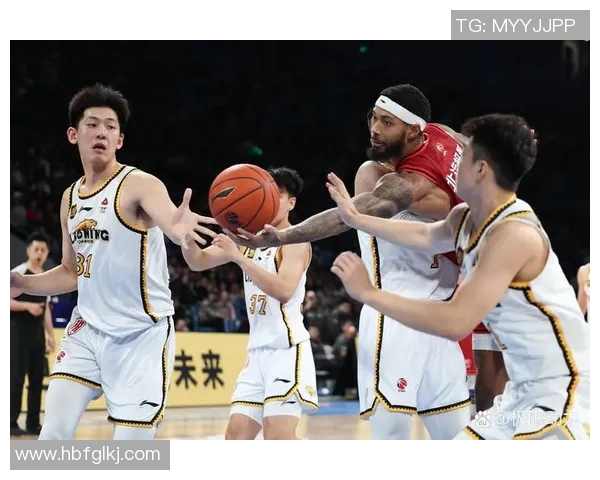 常规赛激战深圳队迎战辽宁队争夺季后赛席位的关键之战